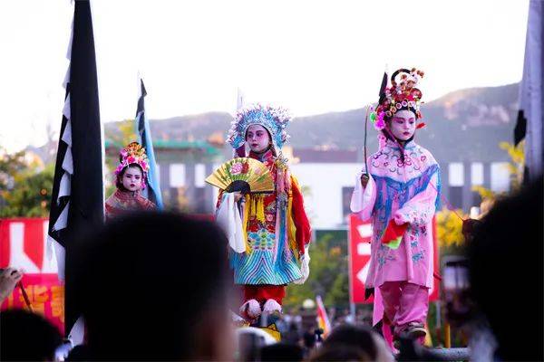 开云体育-阿扎伦卡重返赛场,刷新纪录首场状态出色,SKT观众沸腾! 开云体育-阿扎伦卡重返赛场,刷新纪录首场状态出色,SKT观众沸腾!