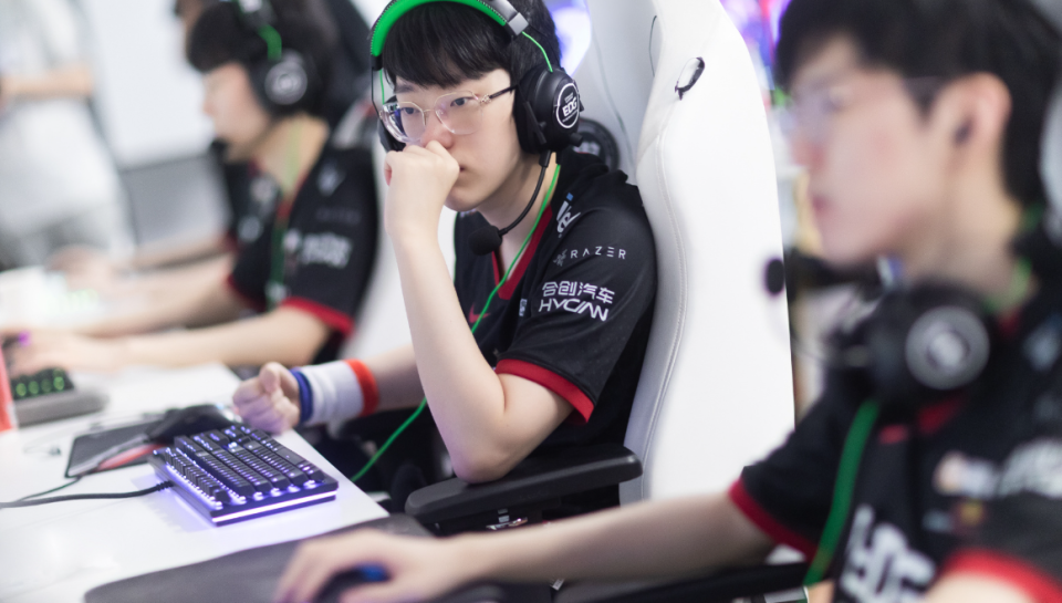 开云-Scout回归赛场，比分优势明显首场状态亮眼，巴塞罗那观众沸腾！的简单介绍