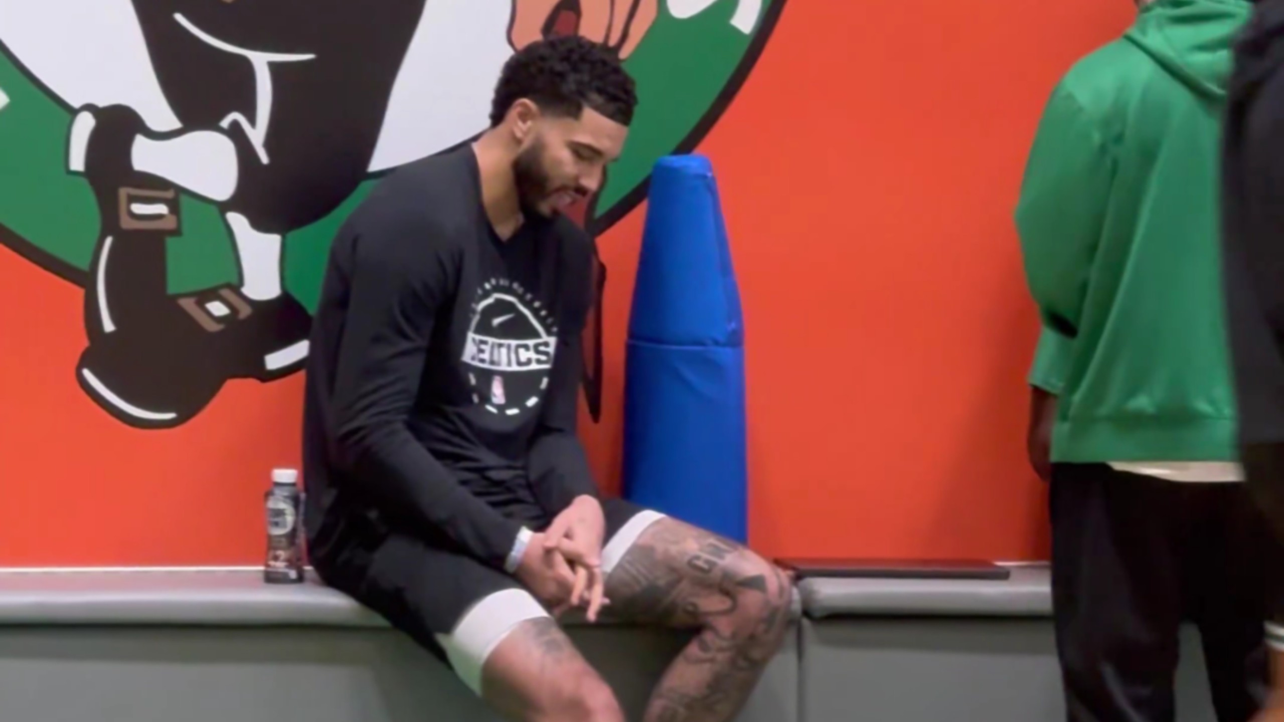 Kaiyun-塔图姆回归赛场，战术调整首场状态亮眼，皇家马德里观众沸腾！的简单介绍